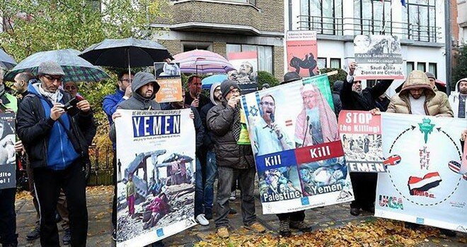 مظاهرات أمام القنصلية السعودية من أجل ايقاف الحرب في اليمن