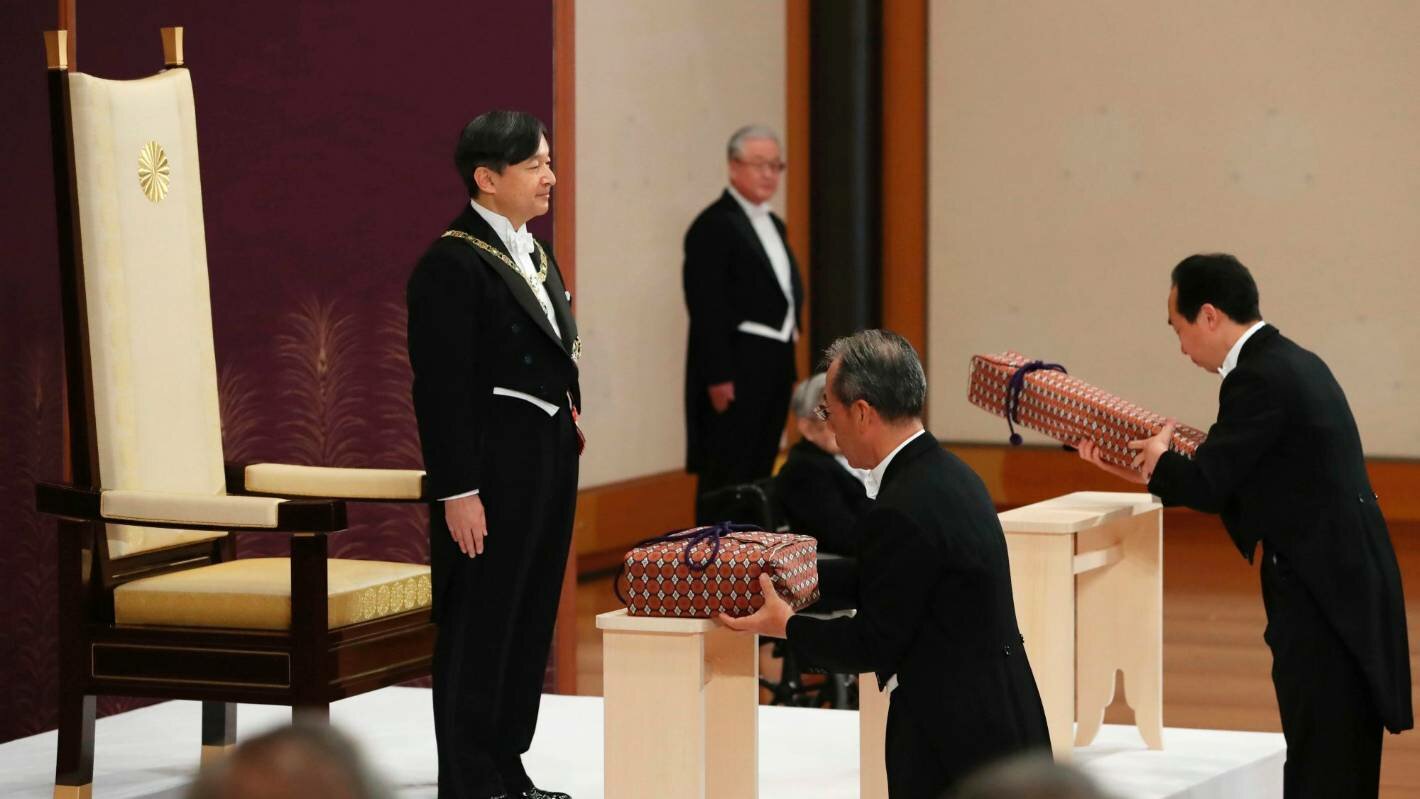 الإمبراطور ناروهيتو أثناء تسلمه عرش اليابان - اليوم